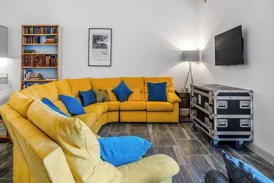 Image de 5 bedroom accommodation in Huntley