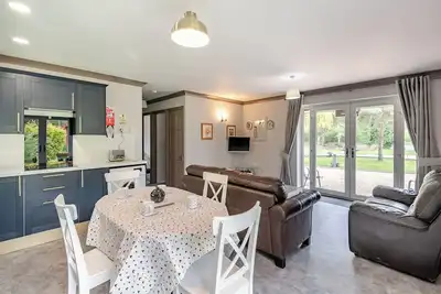 Image de 3 chambres à coucher à Marston