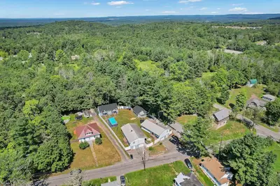 Perfect for Groups/Families! 5 Cabins, Pool, GameRoom & 30+ Beds at The Highland