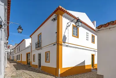 Image de Histórico & Moderno · Charme & Alma Alentejana · Conforto no Coração Histórico