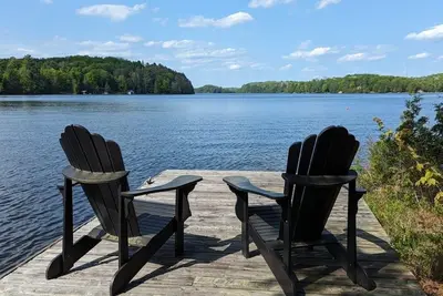 Image de Cozy Cove on Gull Lake\nGetaway to your own cove with swim up dock and sand beach