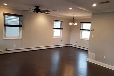 Image de Welcoming house 3. 5 blocks from Belmar beach, large driveway, 2 Bedrooms, 2 Bath