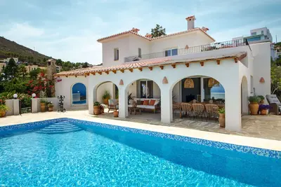 Villa 'Xenofilia 6' avec vue sur mer, Wi-Fi et climatisation