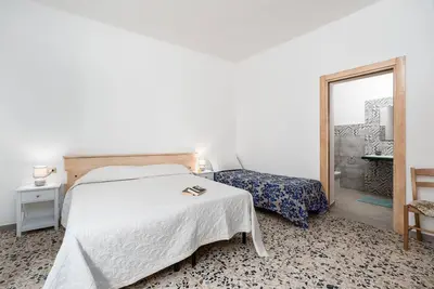 Image de Chambre 'T-S' avec Vue sur la Montagne, Piscine et Terrasse Partagées