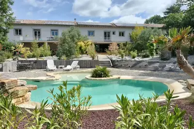 Villa 'Zen Et Tropicale' avec vue sur les montagnes, piscine partagée et Wi-Fi