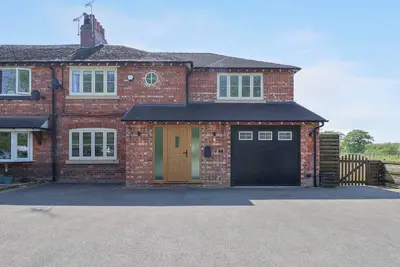 Image de Dolly'S House, family friendly, with a garden in Sandbach