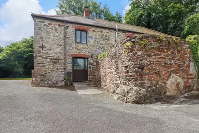 Bray Cottage, pet friendly, with open fire in Winnard's Perch
