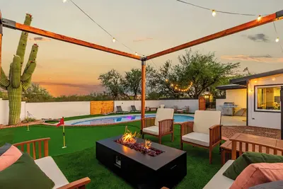 Image de Family luxury centrally located: Pool & Game Room