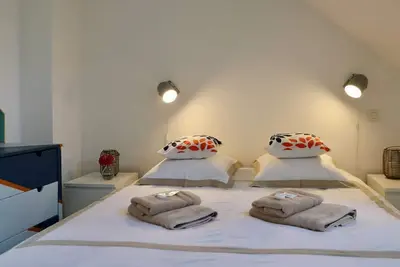 Image de Les Terrasses** petit appartement au calme, belle vue sur le havre de Carteret