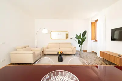 Image de Singer House in Center Town