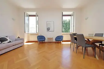 Image de Luxury home in the Ghetto's heart