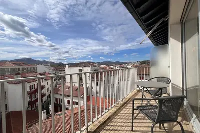 Image de Cœur de Saint-Jean-de-Luz : Appartement lumineux avec balcon, proche plage et commerces