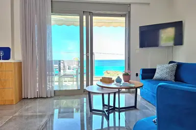 Image de A stunning newly-built house  overlooking  the blue Aegean sea! !