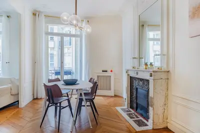 Image de Prestigious Triangle d'Or 2br Champs-Élysée - Montaigne