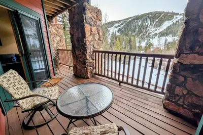 Image de Amazing Mountain & River Views! Hot tub onsite!