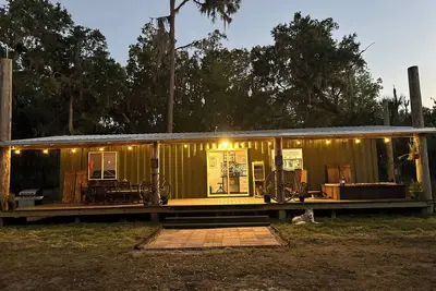 Image de \nBeautiful Container Home in Lithia, Fl for 4 people.