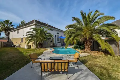 Image de 7-Bedroom Getaway w\/ Pool: 25 Mins Downtown Wo