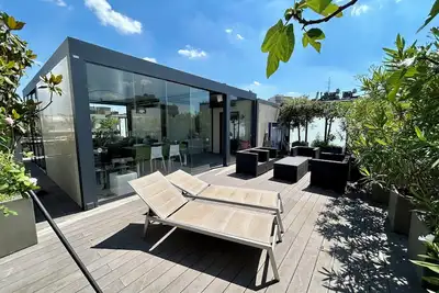 Image de Paris fabuleux appartement pour 5, terrasse deck, vue dégagée et Tour Eiffel
