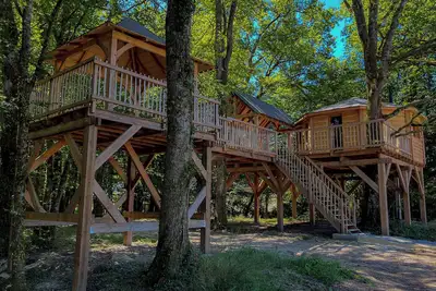 cabanes perchée au loges du temps