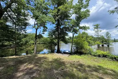 Image de Cozy Waterfront Cabin on Lake D'Arbonne