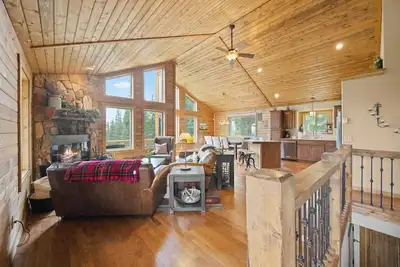 Image de Sunny Fairplay Mountain Cabin • Bright Interior & Stunning Private Views