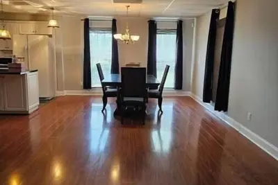 Image de 1. 5 Bdrm Full Basement Apt.