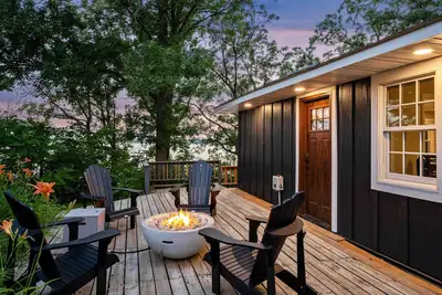 Image de Waterfront Maple Lake Cabins w/ Private Beach!