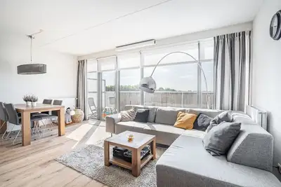 Image de Modern Appartement met Gratis Fietsen. Ideaal Voor een Stedenstrip!
