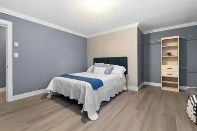 Image de All New Retro Design Carriage House on the Fraser River