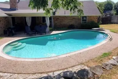 Image de 4 bed 3 bath w/Private Pool, Fireplace & Children's Playroom