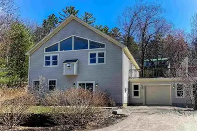 Image de 5 Minute walk into North Conway village with Game room, Hot tub close to Ski Mts