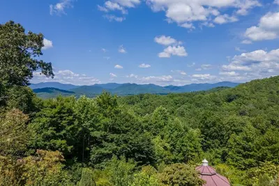 Image de 4br Mountain Retreat with Views & Poker Table