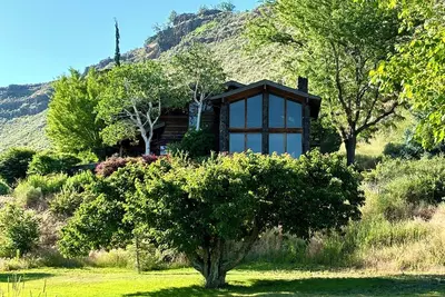 Image de Waterfall House, in the Snake River Canyon