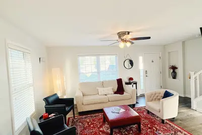 Flat Rock Place- Cozy townhome close to Iu