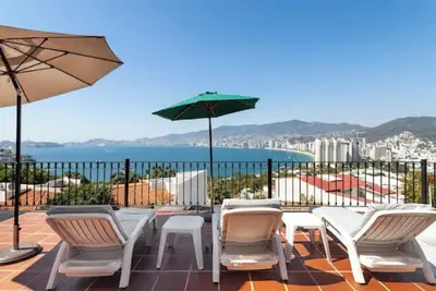 Image de Charming spectacular house overlooking the bay\n