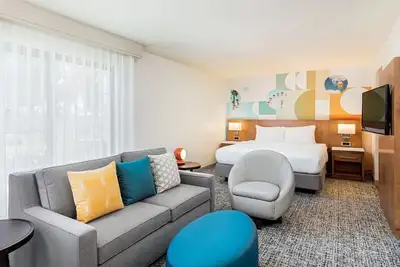 Image de Relaxing Studio w/ Full Kitchen and Heated Outdoor Pool - Walk to Disneyland