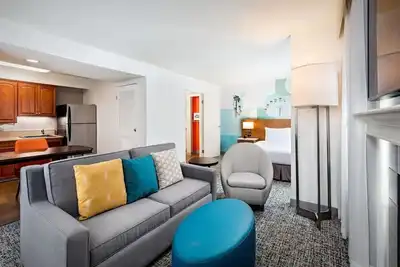 Image de 2 Spacious Studios w/ Full Kitchen and Heated Pool Close to Disneyland - Parking