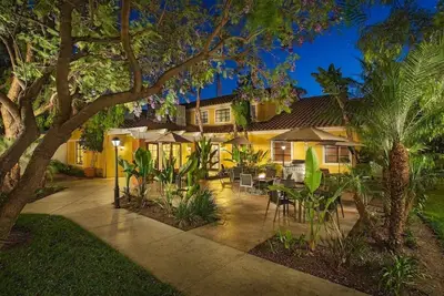 Image de Bi-Level Loft, Clementine Hotel & Suites, Full Kitchen, Near Disney - 2 Units