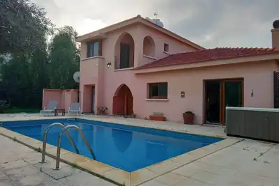 Image de Villa with 4 Bedrooms. Pool and Hot tub