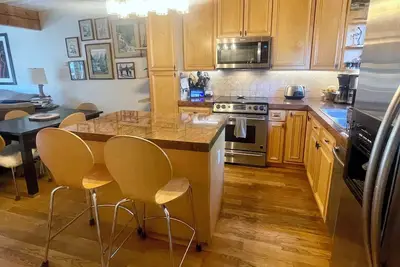 Image de Aspen Mountain view 2-bedroom townhome in Aspen's East end