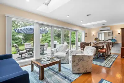 Image de Poppy's Place: Cape Escape for Family & Friends