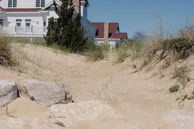 Image de Beachfront Paradise: King Suite - Sleeps 8!