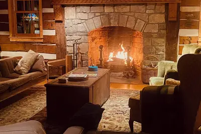 Image de Spacious In-Town Retreat