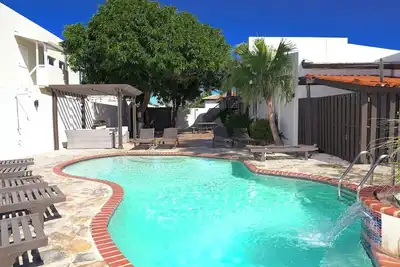 Image de Large Villa-Pool-6 Room-Sleeps 14-Nearby Marriott