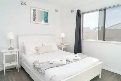 Image de Spacious & Cosy Self-Contained 2 Bedroom Apartment