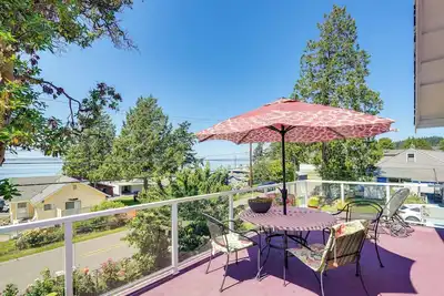 Image de Sunset + Ocean Views: Serene Camano Escape