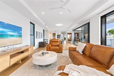 Image de Deluxe 4-Bed Home with Pool & Fire Pit