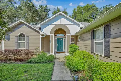 Image de New Listing! Screened Porch | Large fenced yard | Dogs Ok | Minutes to Beach | Boat Launch Nearby