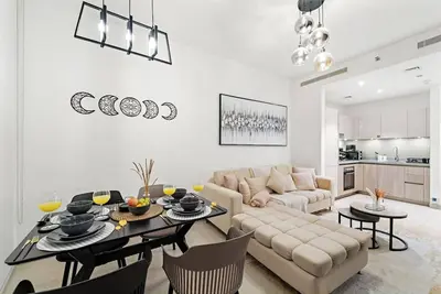 Image de First Class | 2br | Lavish Living