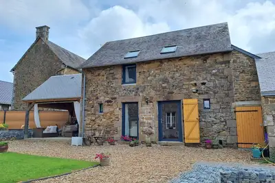 Image de Faites une pause et détendez-vous dans cette oasis bien aménagée et paisible.